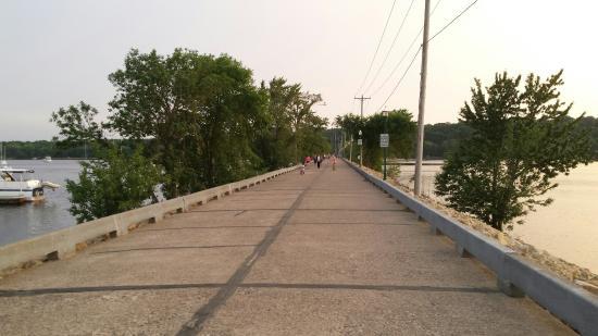 Lakefront Park