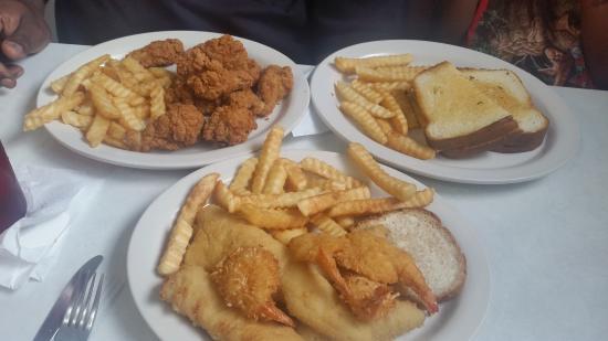 Connie's Diner