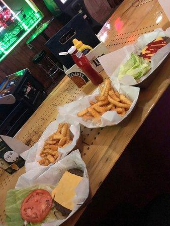 Buzdums Pub & Grill